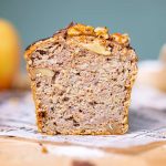 Gesundes-Bananenbrot-aufgeschnitten