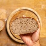 aufgeschnittenes glutenfreies Brot